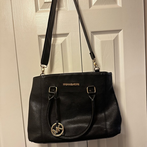 Michael kors purse - Picture 1 of 1